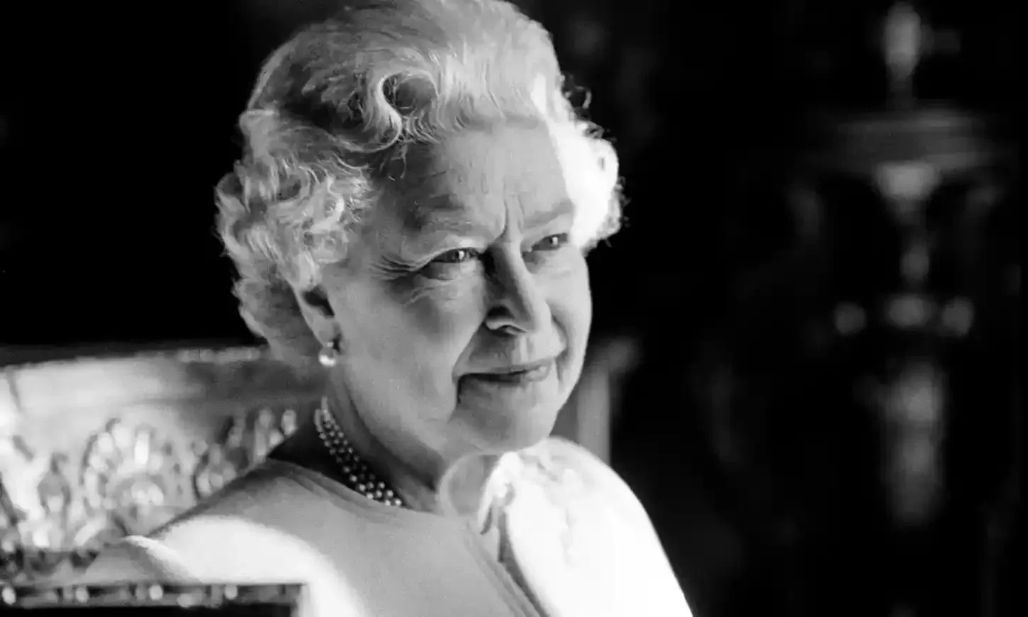 Retrato de Isabel II realizado por Jane Bown con motivo de su 80 cumpleaños