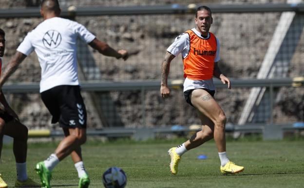 Álvaro Jiménez, training with the group with total normality. 