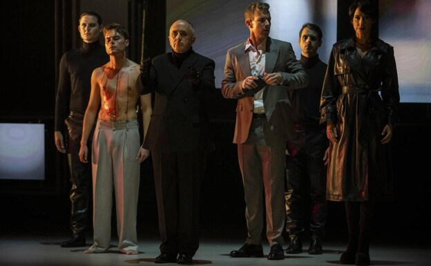 Una escena de 'Ofeo' la ópera de Philip Glass con la que abren temporada el Teatro Real y los teatros del Canal'.