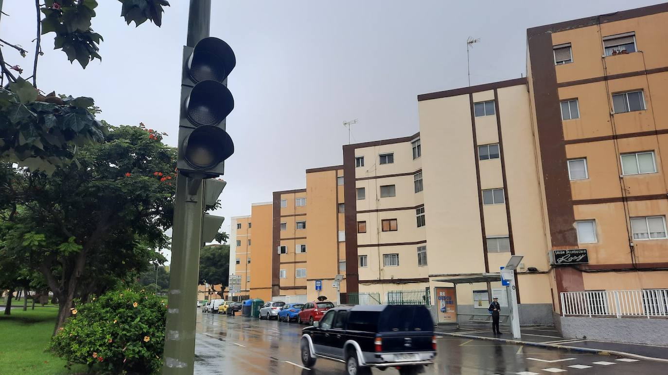 La lluvia también ha afectado a los semáforos. /C7