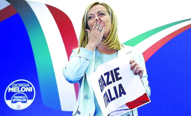 Georgia Meloni, líder de Hermanos de Italia, agradece a sus votantes su victoria electoral./REUTERS