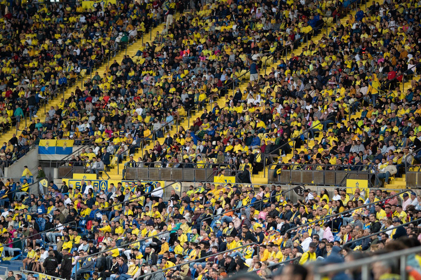 Imagen de archivo de la afición amarilla en el estadio. /UD
