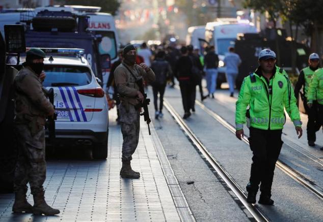 Fuerte explosión en una calle comercial turca