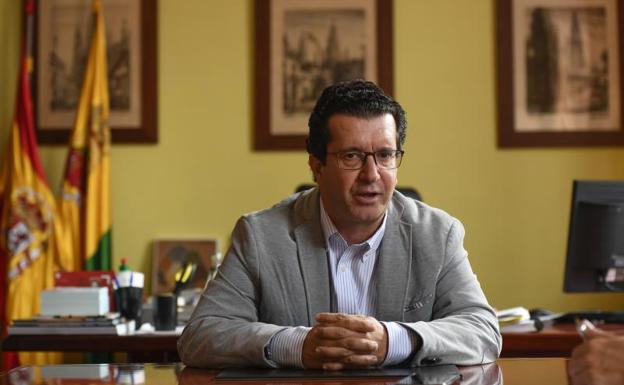 En la imagen Juan Jesús Facundo (PSOE), alcalde del municipio de Arucas./ Juan carlos alonso