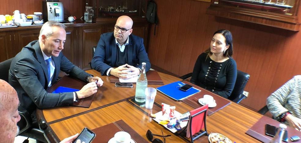 The director of the Port faces a criminal complaint for prevarication